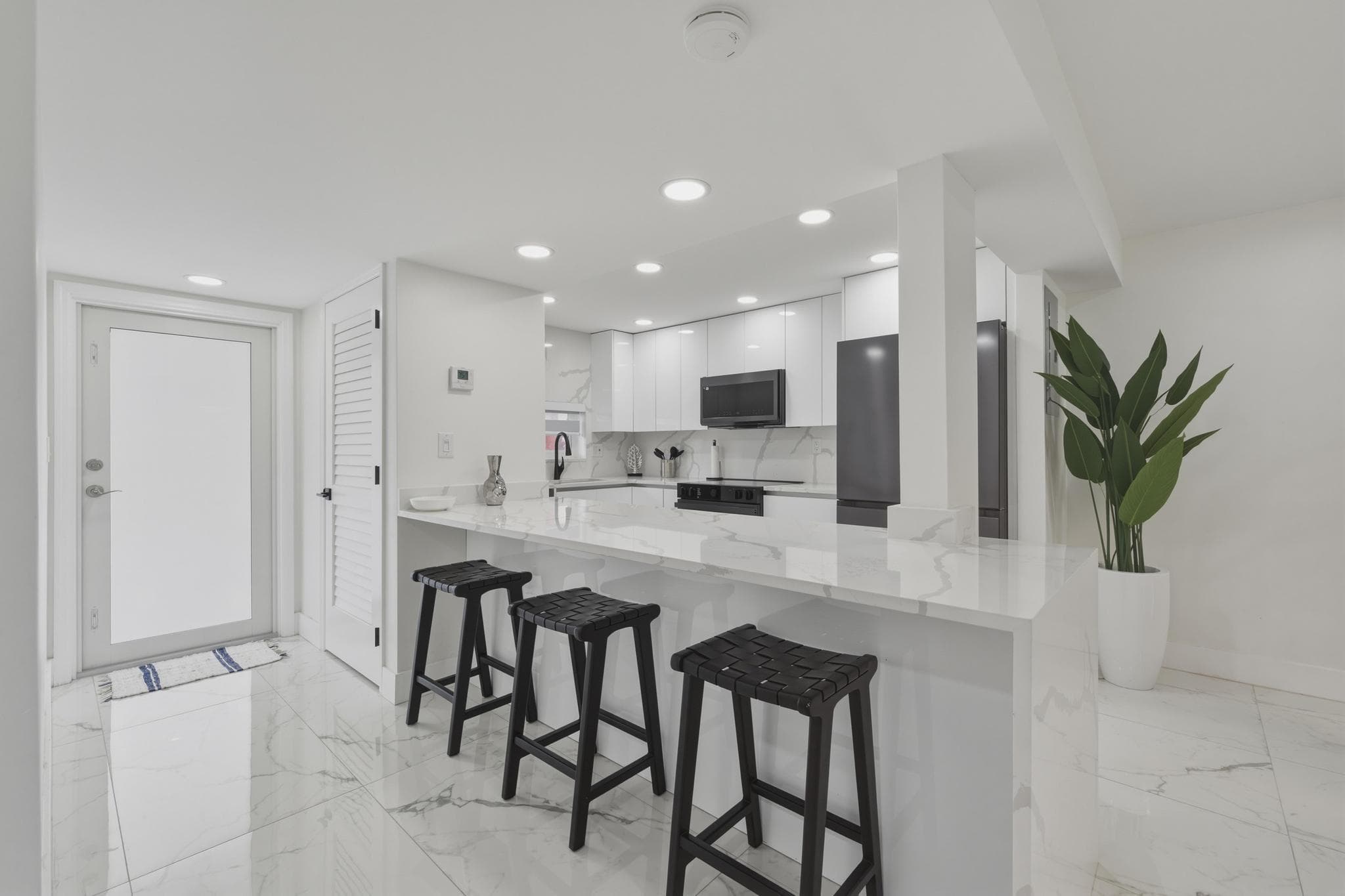 9523 N Hollybrook Lake Drive 103, Pembroke Pines, FL 33025 — photo 1 of 50