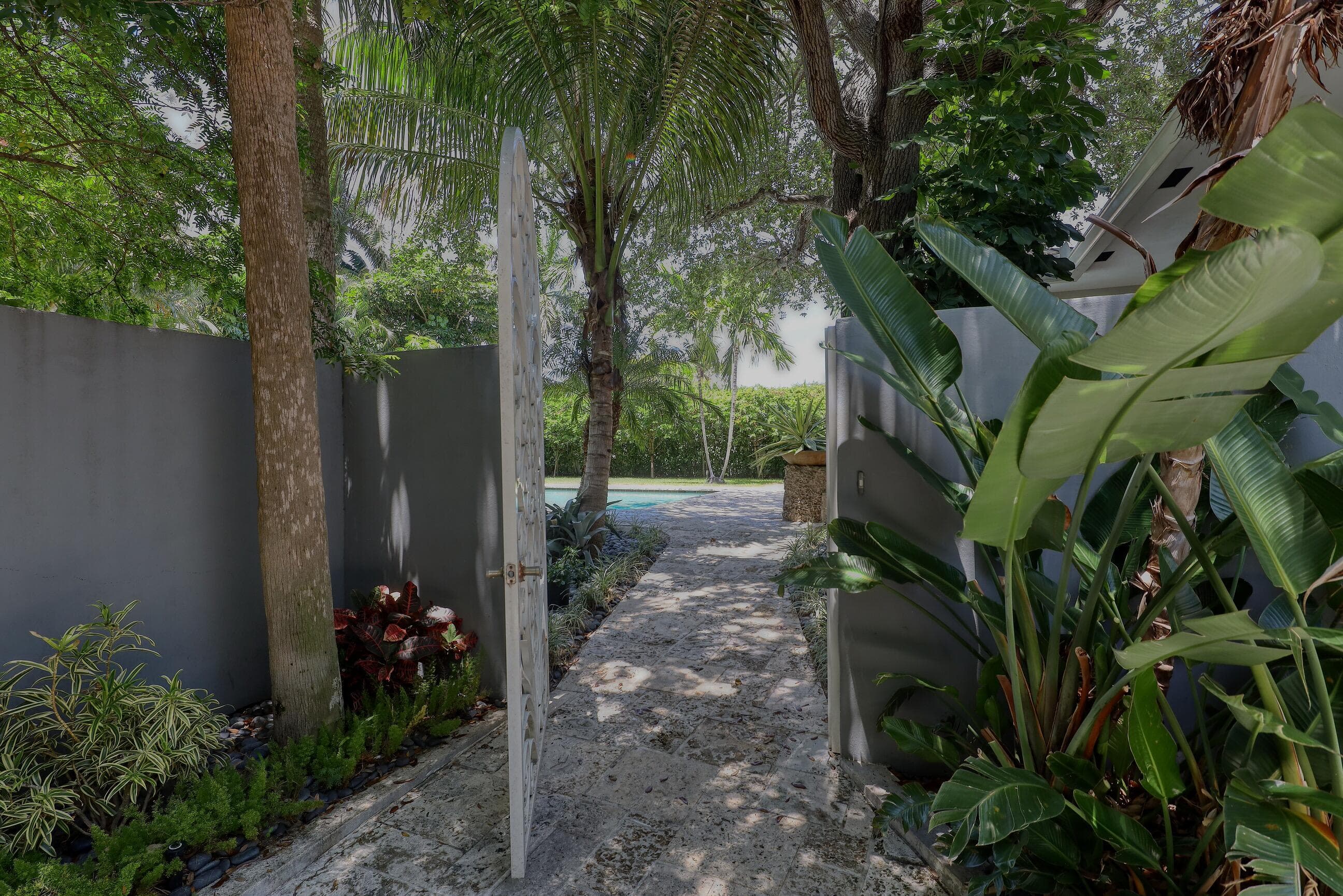 1635 Seabreeze Boulevard, Fort Lauderdale, FL 33316 — photo 3 of 18
