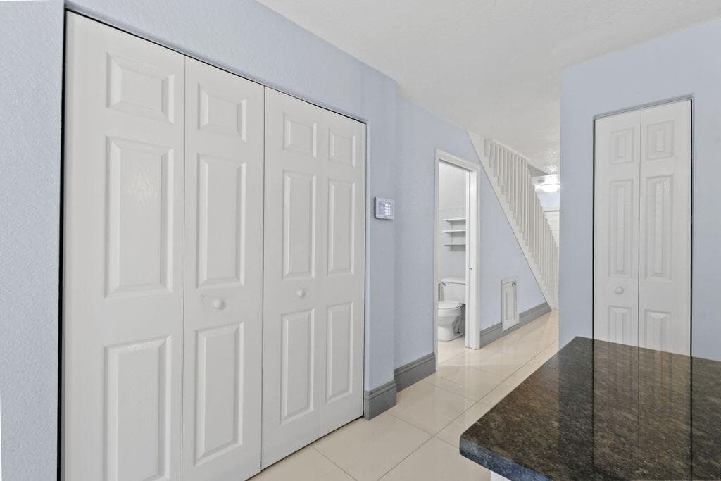 952 Summit Lake Drive, West Palm Beach, FL 33406 — photo 16 of 37