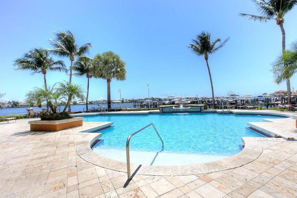 160 Yacht Club Way 209, Hypoluxo, FL 33462 — photo 16 of 32