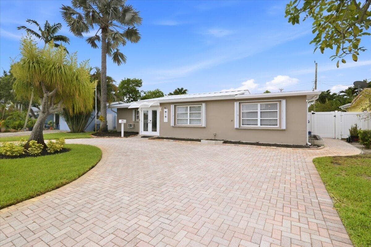 1730 NW 39th Street, Oakland Park, FL 33309 — photo 3 of 48