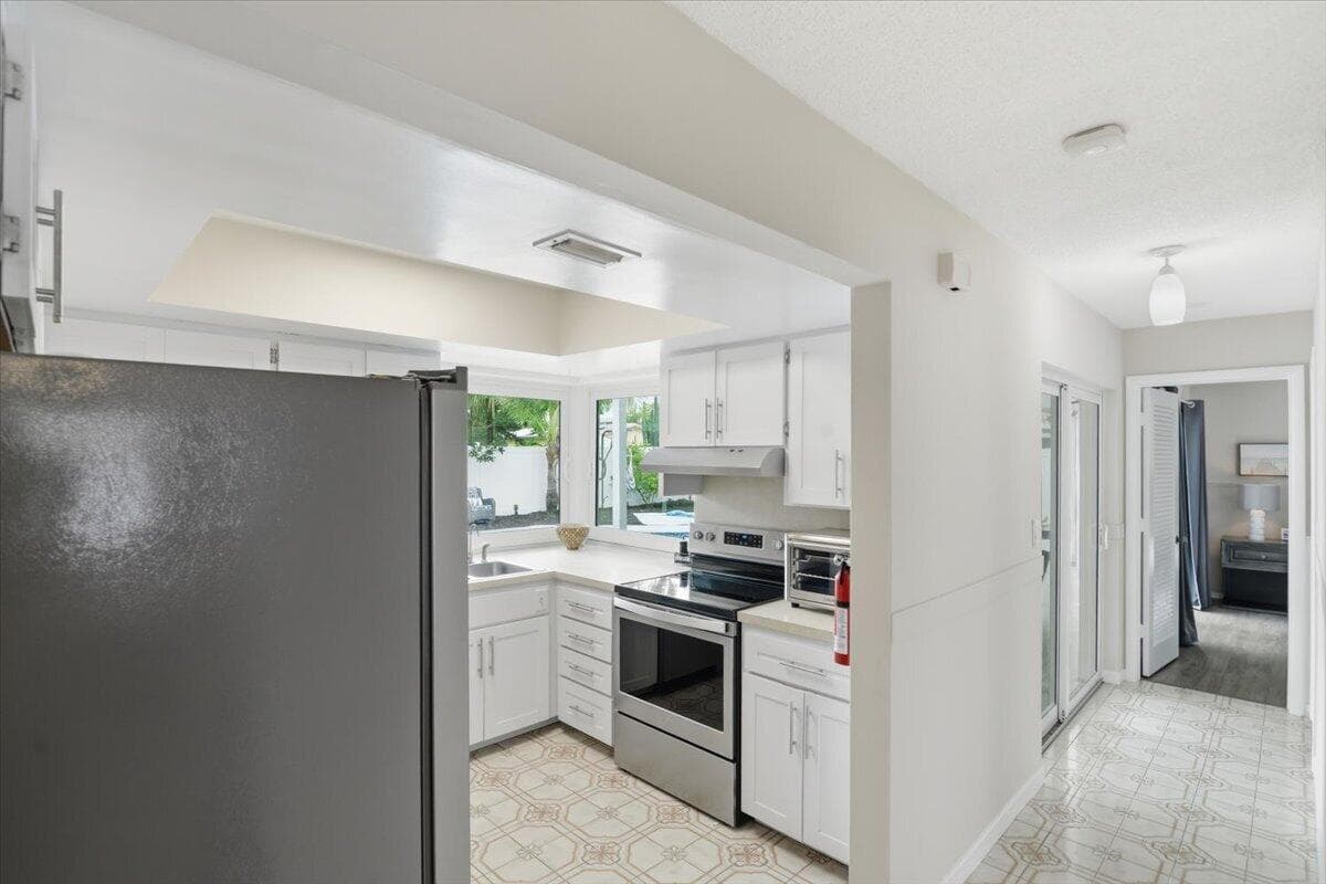 1730 NW 39th Street, Oakland Park, FL 33309 — photo 25 of 48