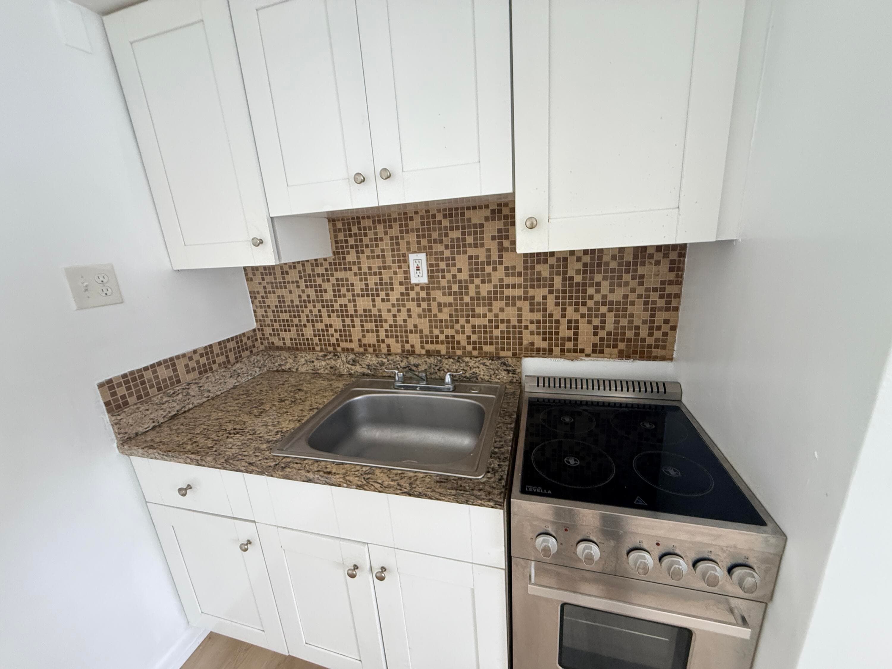 220 Walton Boulevard Unit 2, West Palm Beach, FL 33405 — photo 8 of 21
