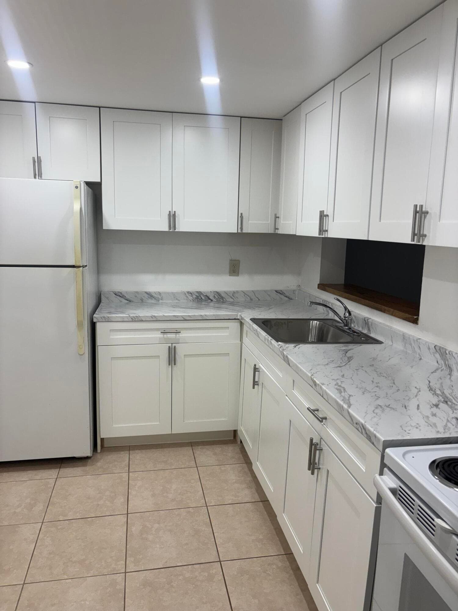 5190 Las Verdes Circle 315, Delray Beach, FL 33484 — photo 3 of 11