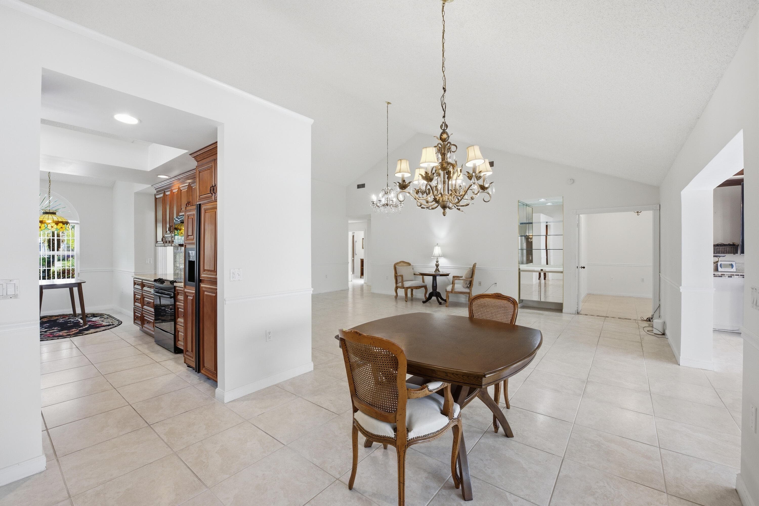 2319 Saratoga Bay Drive, West Palm Beach, FL 33409 — photo 7 of 32