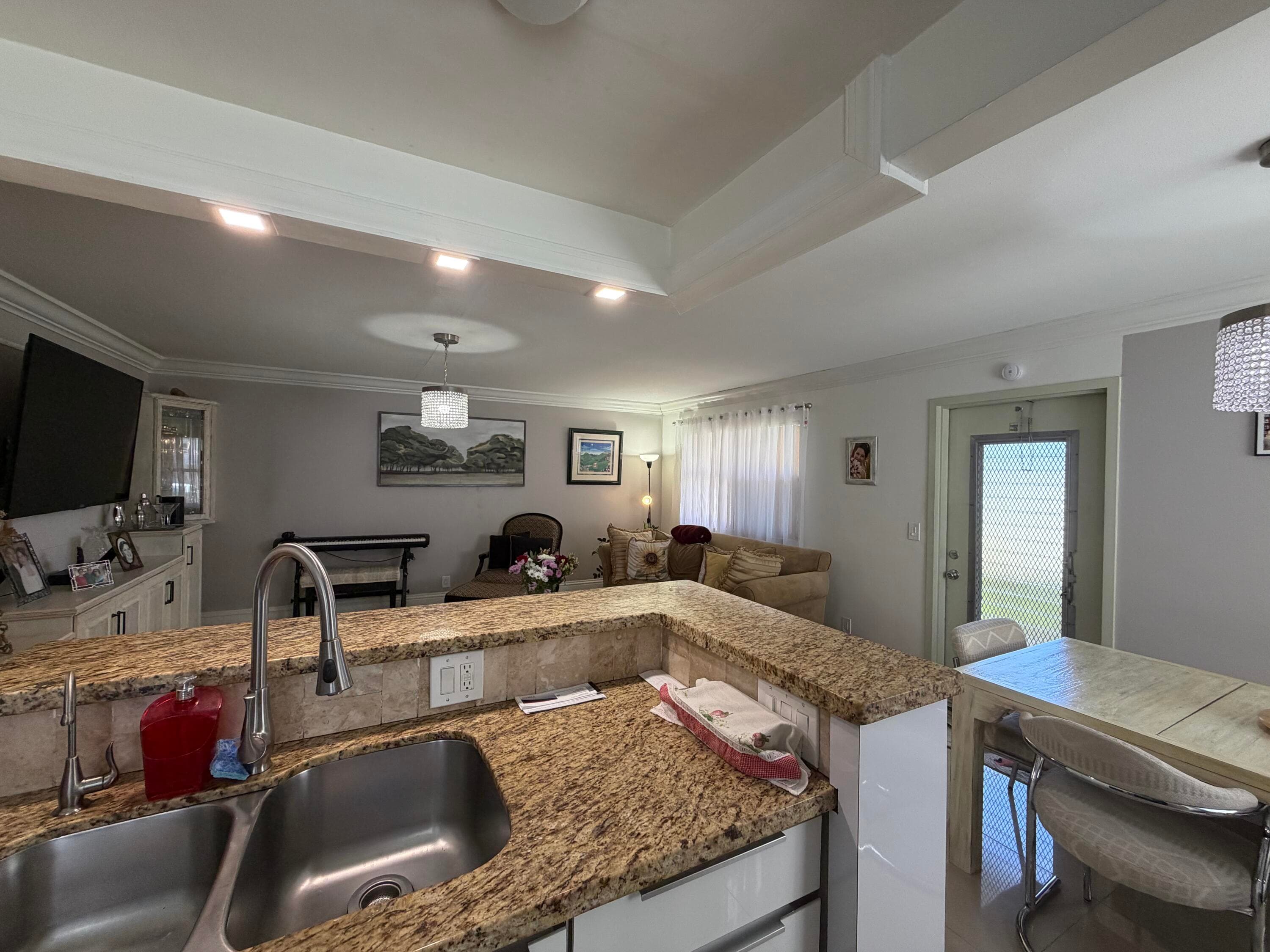 292 Brittany Avenue 292, Delray Beach, FL 33446 — photo 4 of 24