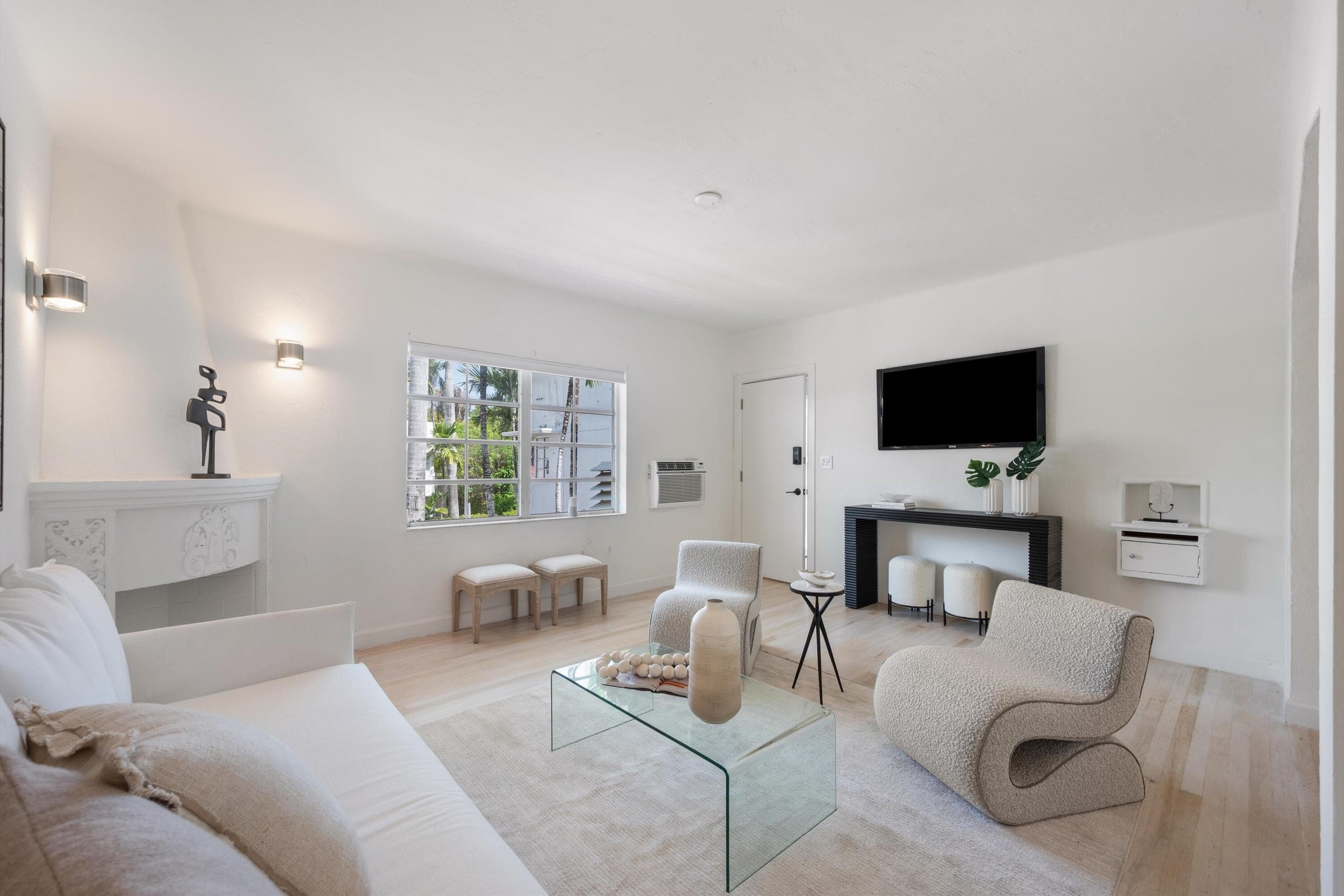 750 Española Way 8, Miami Beach, FL 33139 — photo 13 of 16