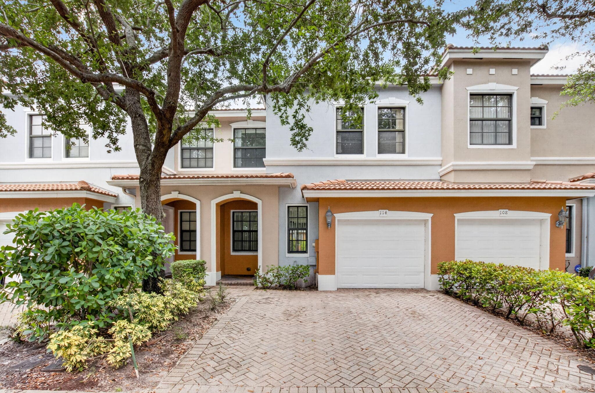 114 E Astor Circle E, Delray Beach, FL 33484 — photo 1 of 24