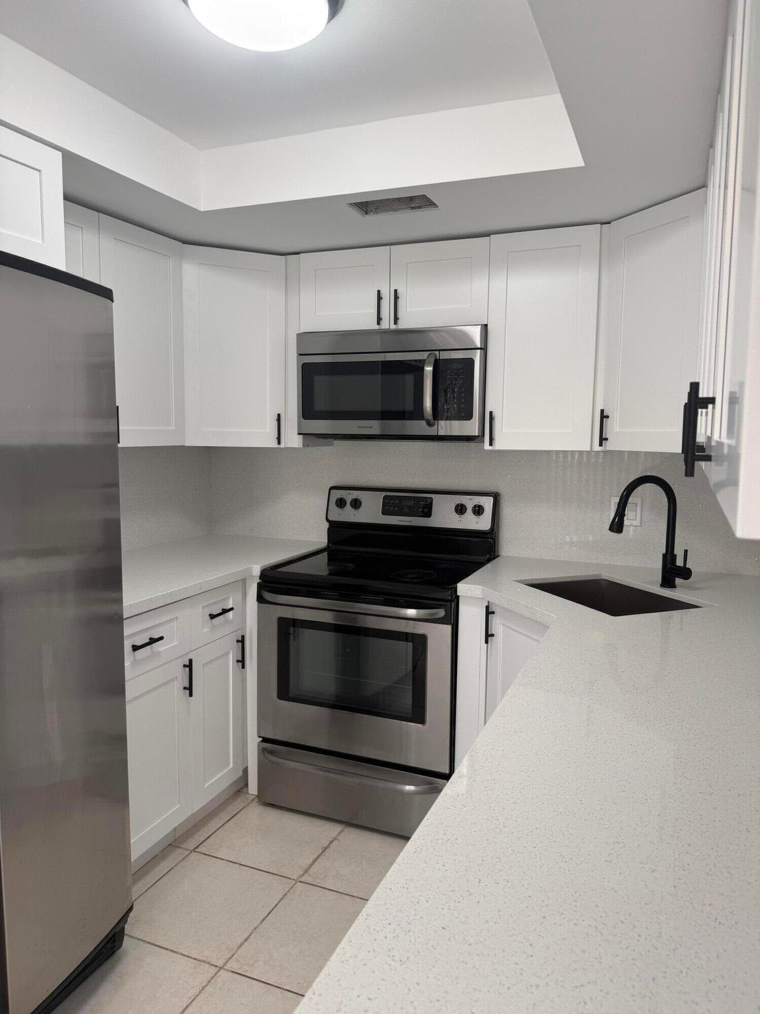 217 Foxtail Drive H, Greenacres, FL 33415 — photo 3 of 13