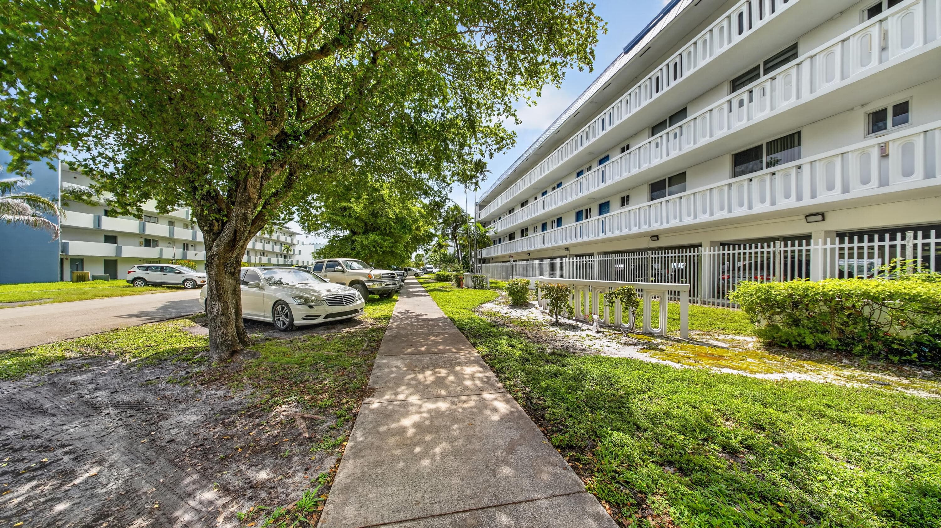 1100 NE 191st Street 44, Miami, FL 33179 — photo 3 of 29