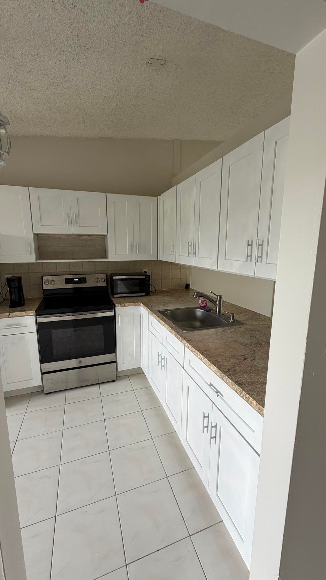 5460 S Lakewood Cir S S C, Margate, FL 33063 — photo 9 of 59