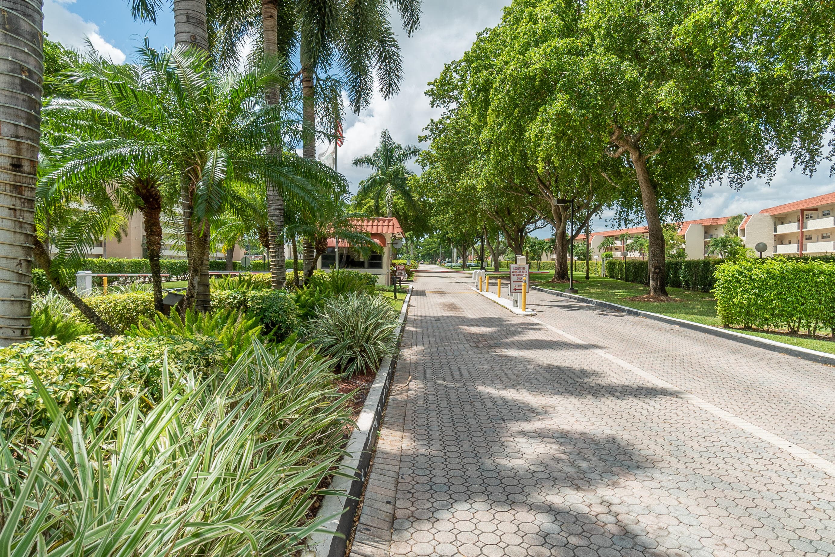 8970 S Hollybrook Boulevard 205, Pembroke Pines, FL 33025 — photo 49 of 50