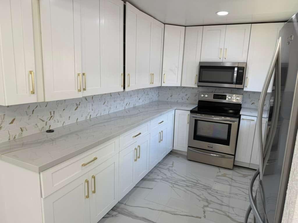 160 SE 15th Avenue, Pompano Beach, FL 33060 — photo 8 of 14