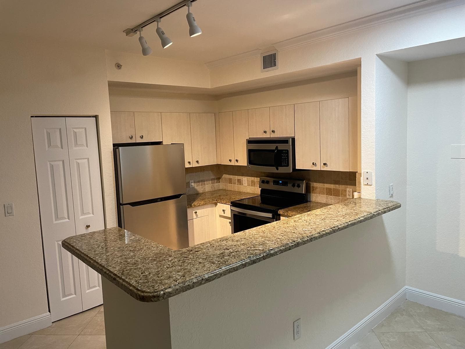 1803 N Flagler Drive 212, West Palm Beach, FL 33407 — photo 2 of 32