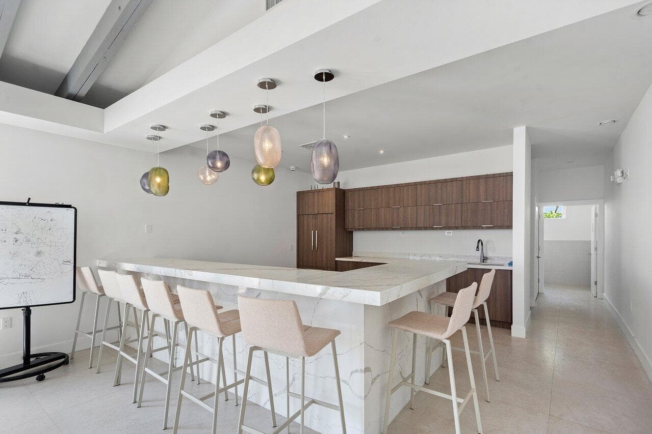 2457 Collins Avenue 504, Miami Beach, FL 33140 — photo 14 of 16