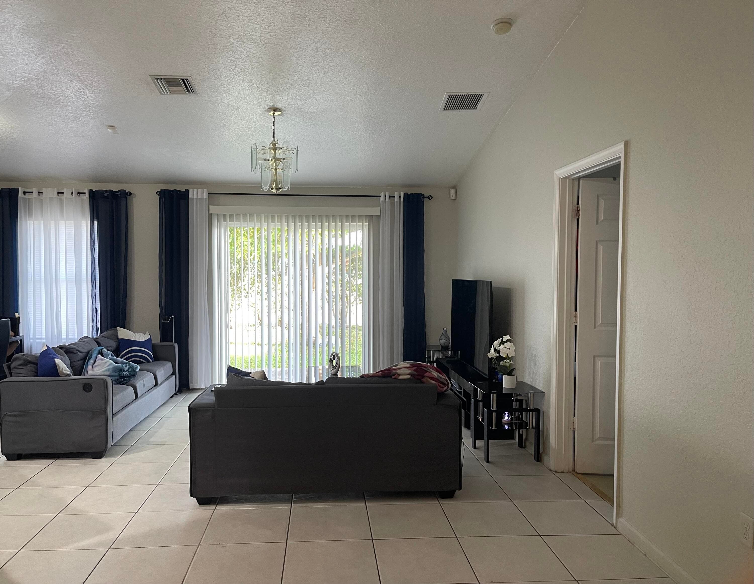 5852 Azalea Circle, West Palm Beach, FL 33415 — photo 2 of 3