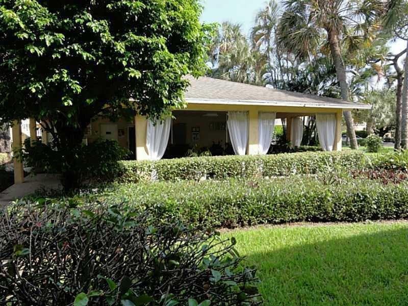 5186 NE 6th Avenue 707, Oakland Park, FL 33334 — photo 1 of 4