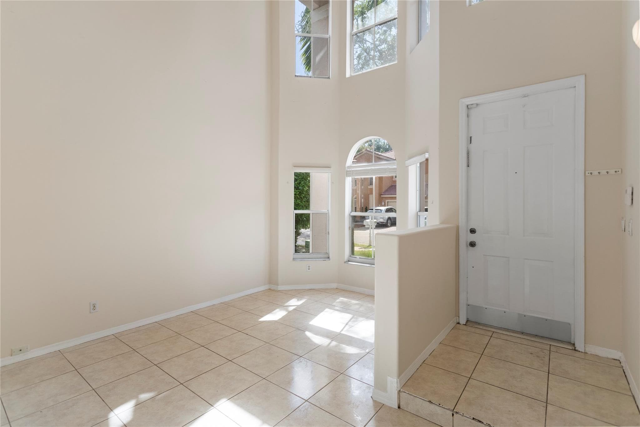 2215 NW 76th Terrace, Pembroke Pines, FL 33024 — photo 10 of 70