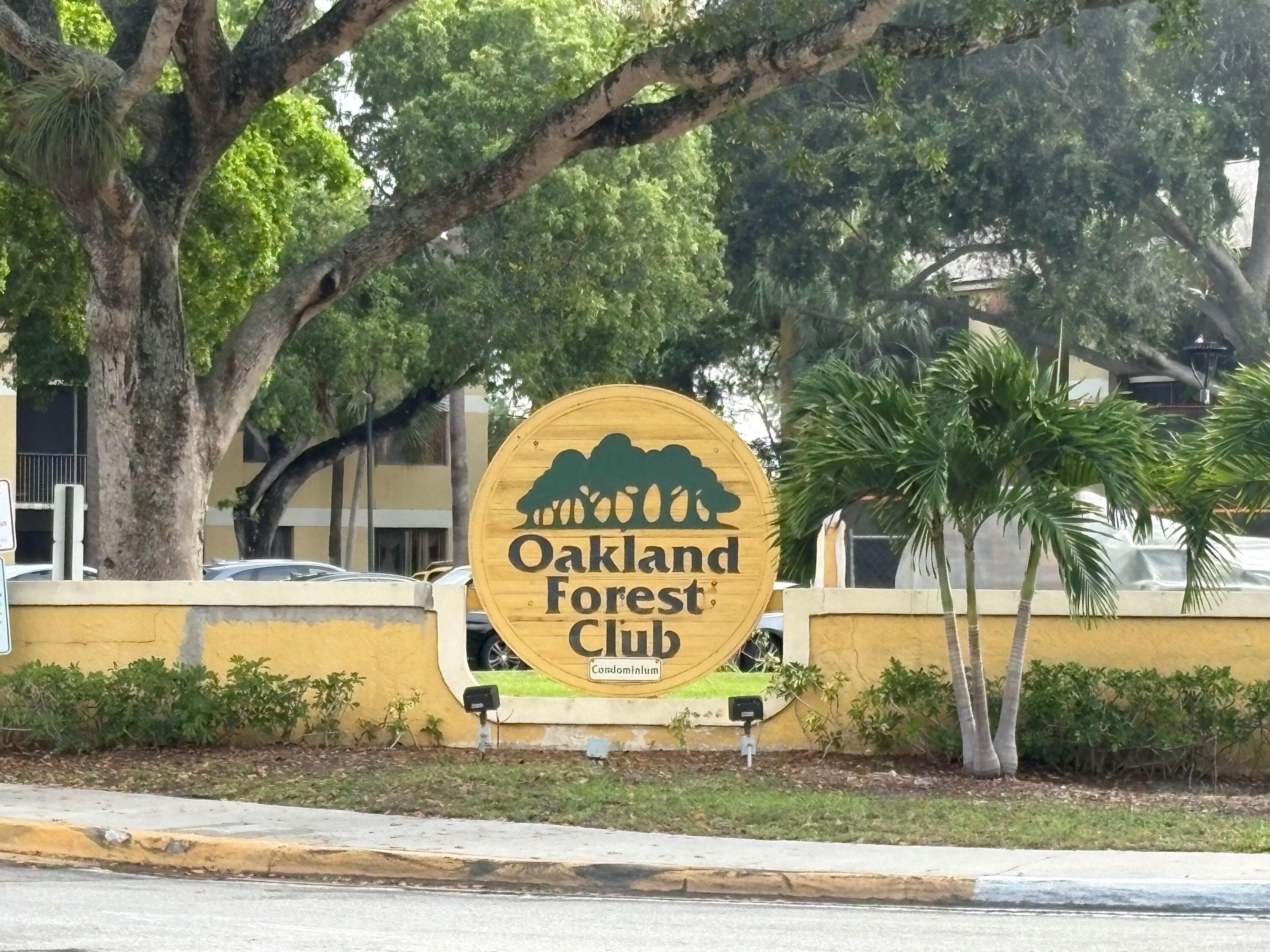 3031 N Oakland Forest Drive 201, Oakland Park, FL 33309 — photo 9 of 10
