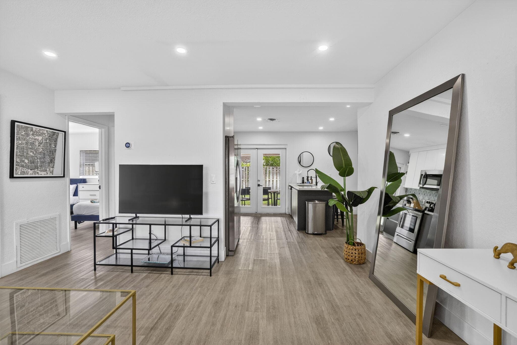 4601 NE 4th Avenue, Fort Lauderdale, FL 33334 — photo 5 of 34
