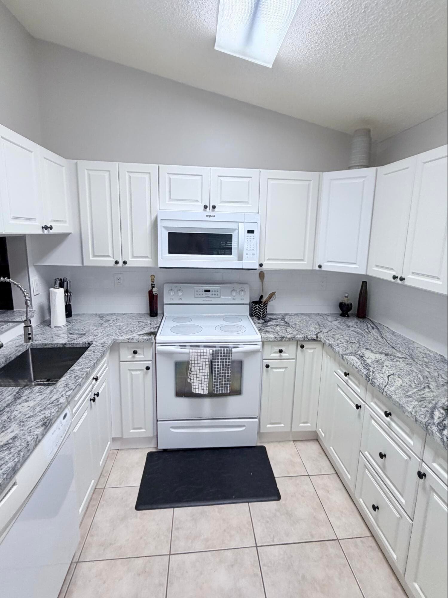 2555 Bedford Mews Drive, Wellington, FL 33414 — photo 5 of 24