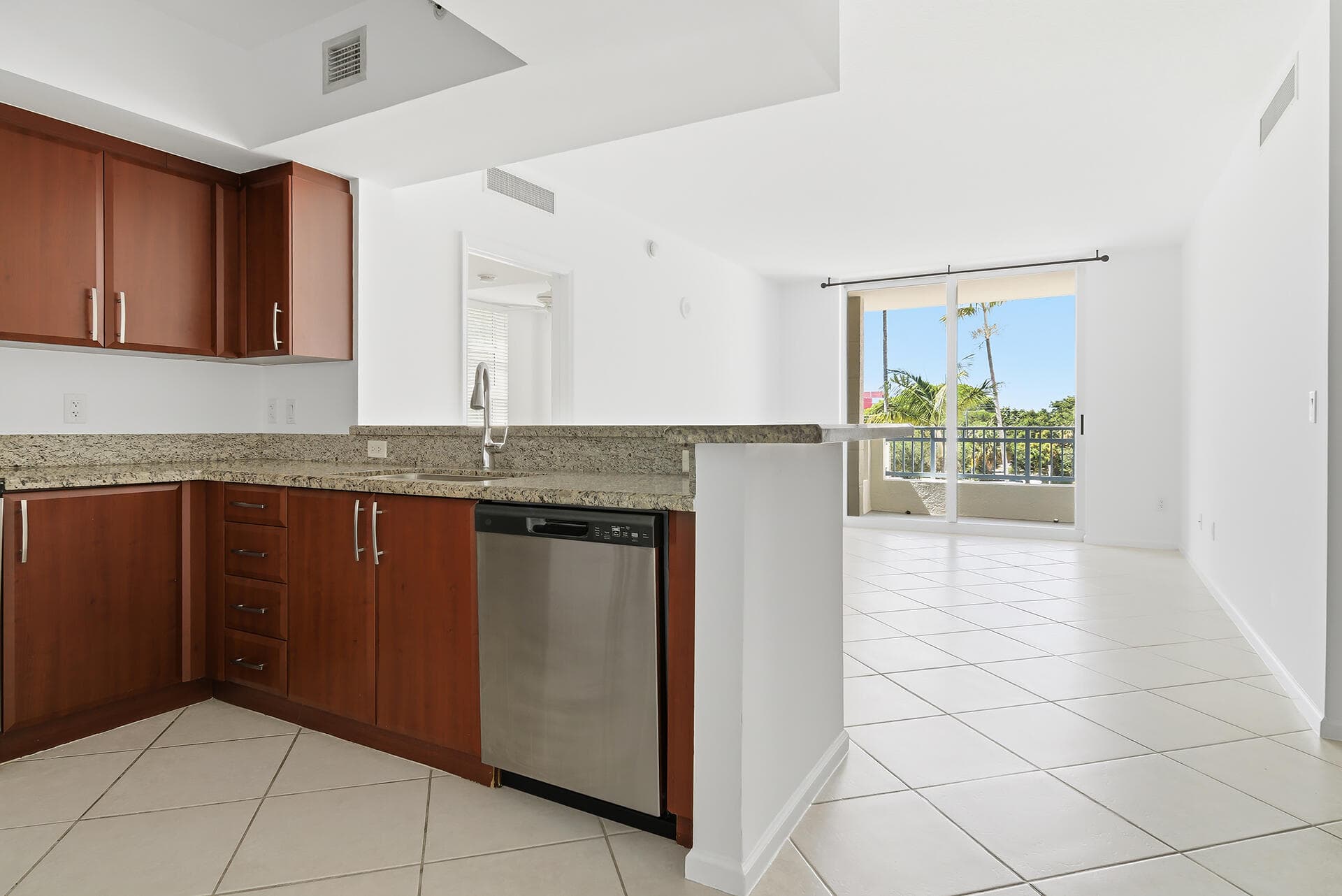 403 S Sapodilla Avenue 218, West Palm Beach, FL 33401 — photo 1 of 26
