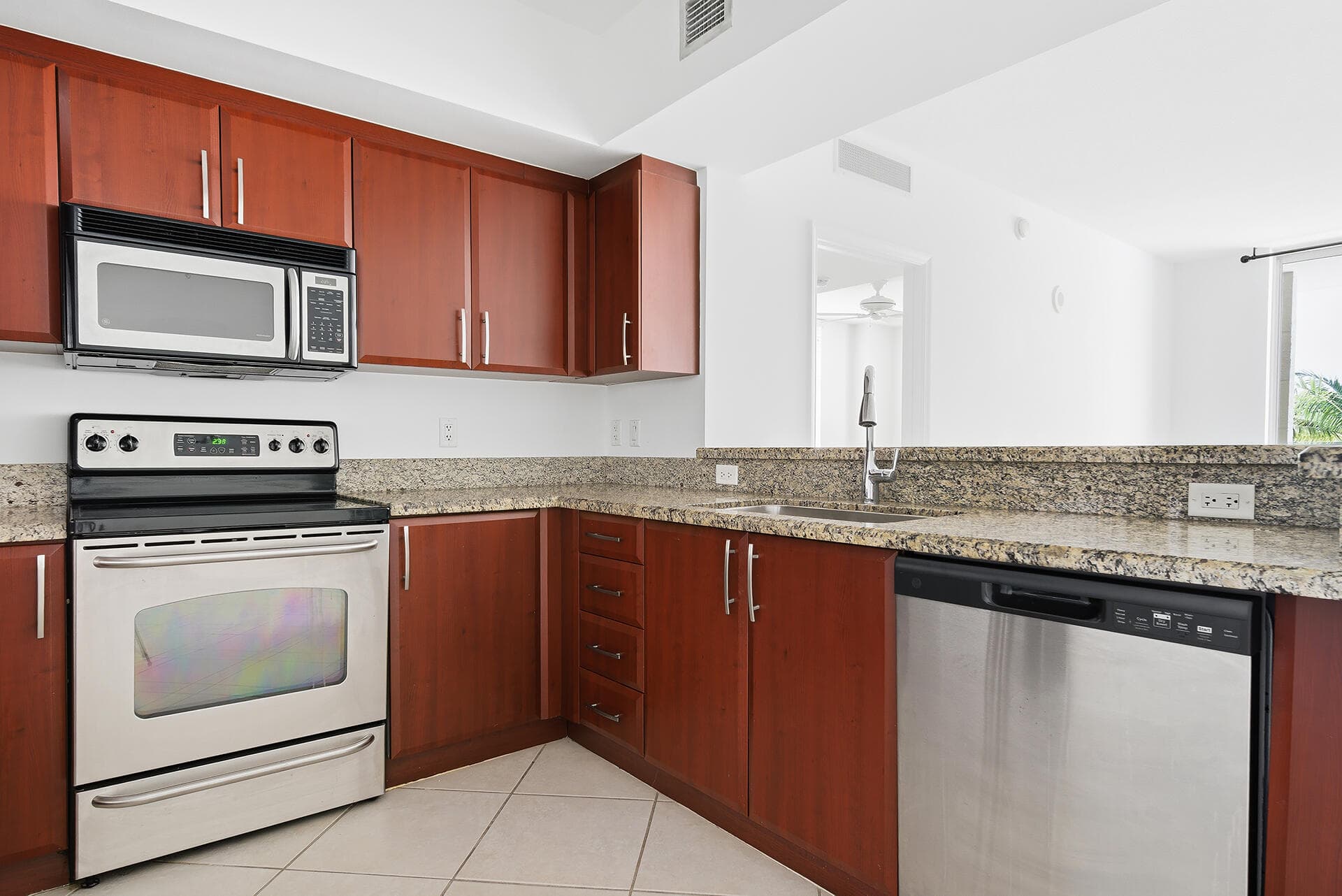 403 S Sapodilla Avenue 218, West Palm Beach, FL 33401 — photo 3 of 26