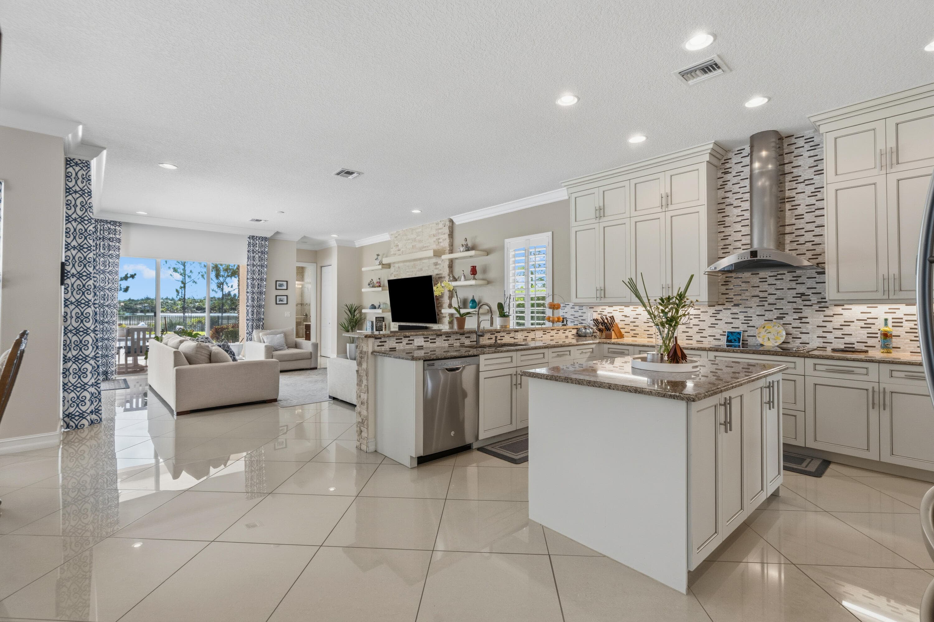 7727 Maywood Crest Drive, Palm Beach Gardens, FL 33412 — photo 15 of 63
