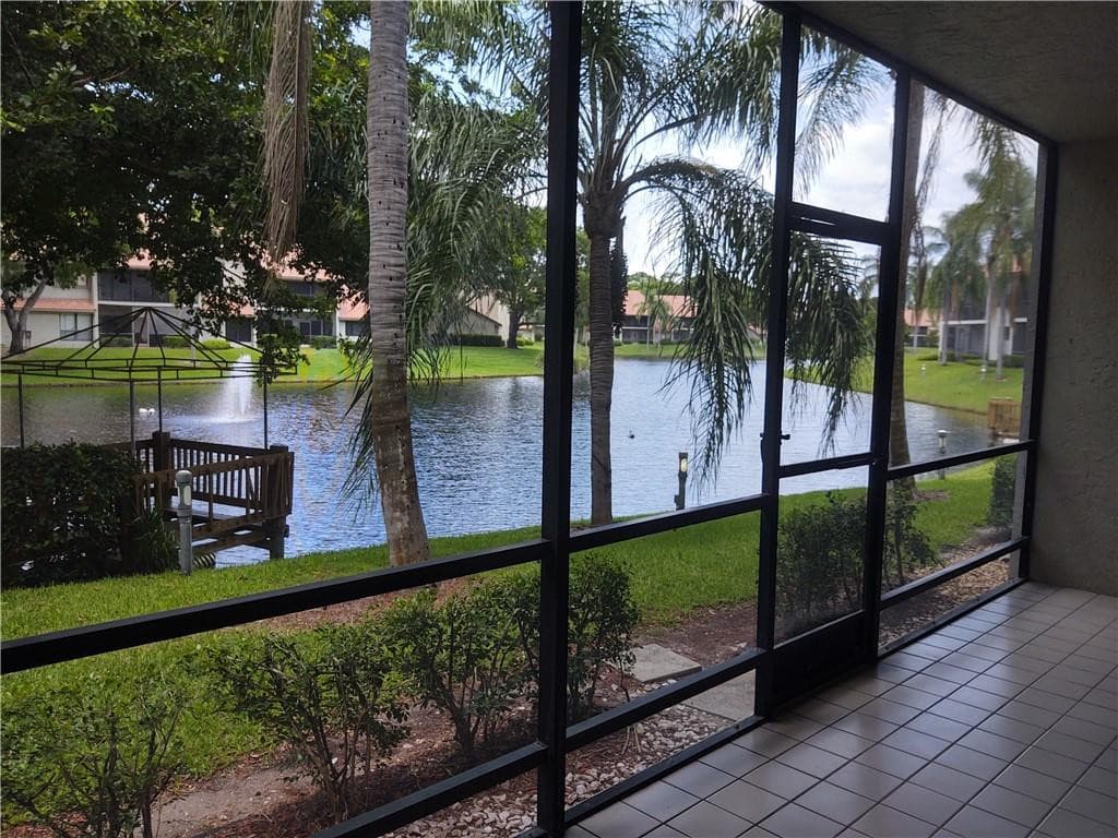 5801 Coach House Circle B, Boca Raton, FL 33486 — photo 1 of 39