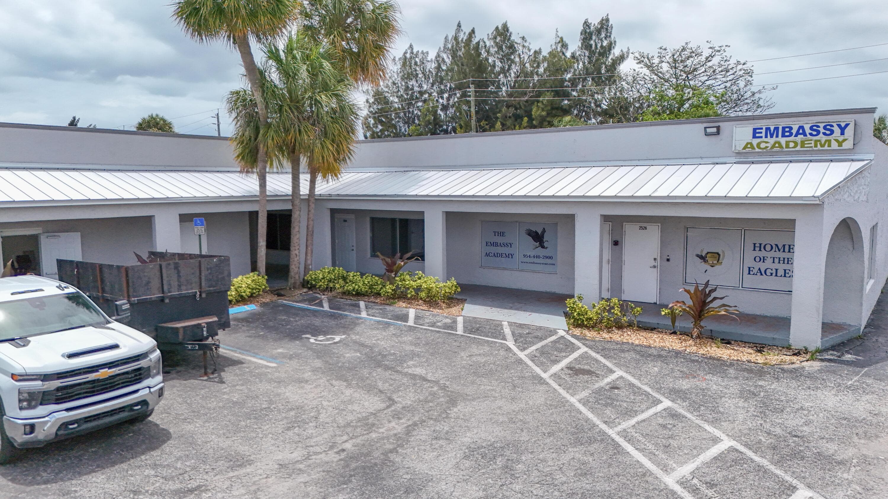 2450 W Oakland Park Boulevard, Oakland Park, FL 33311 — photo 2 of 13