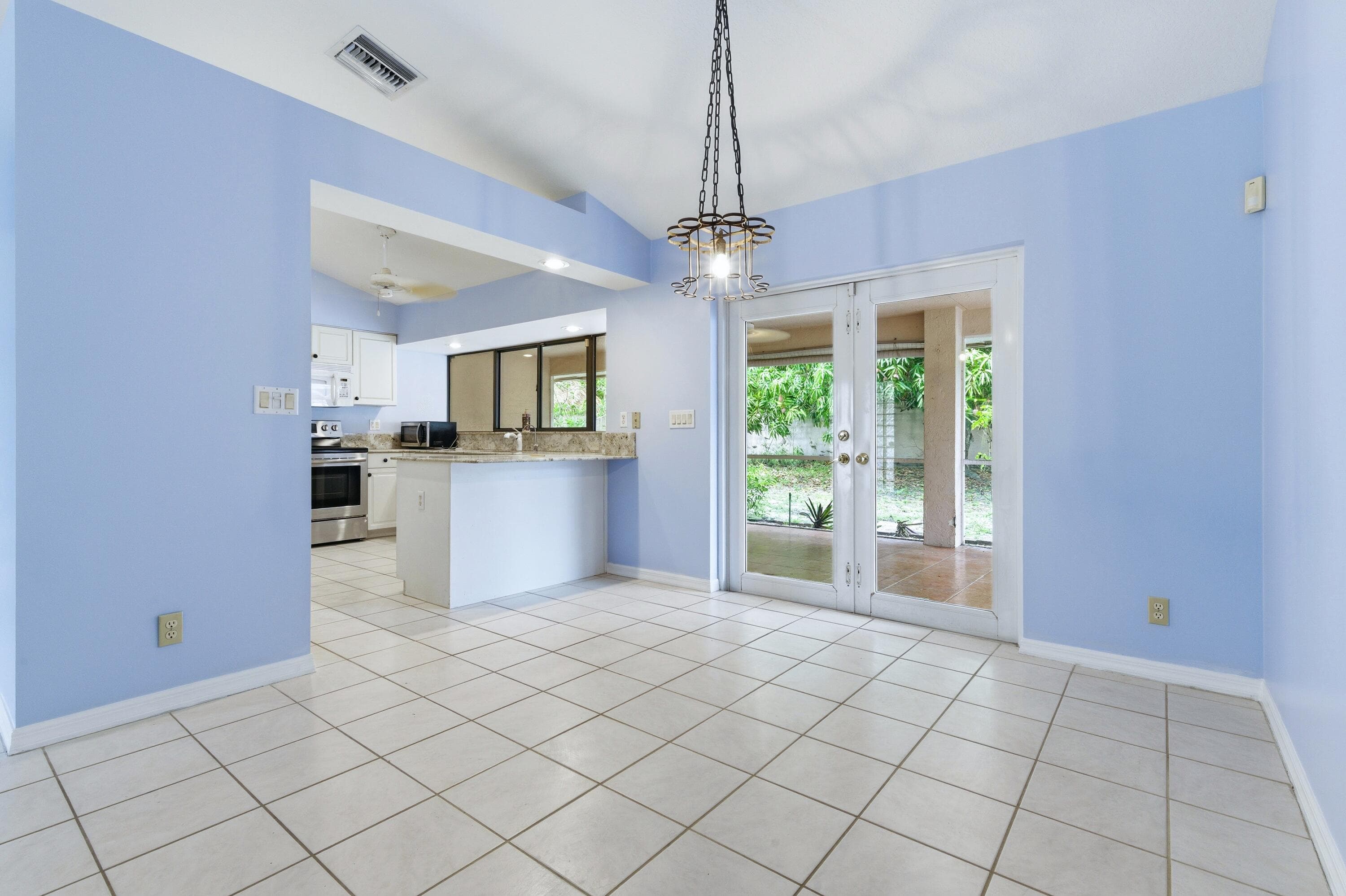 560 N Cypress Drive, Jupiter, FL 33469 — photo 7 of 10