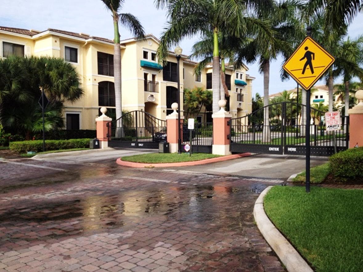 3019 Alcazar Place 102, Palm Beach Gardens, FL 33410 — photo 2 of 22