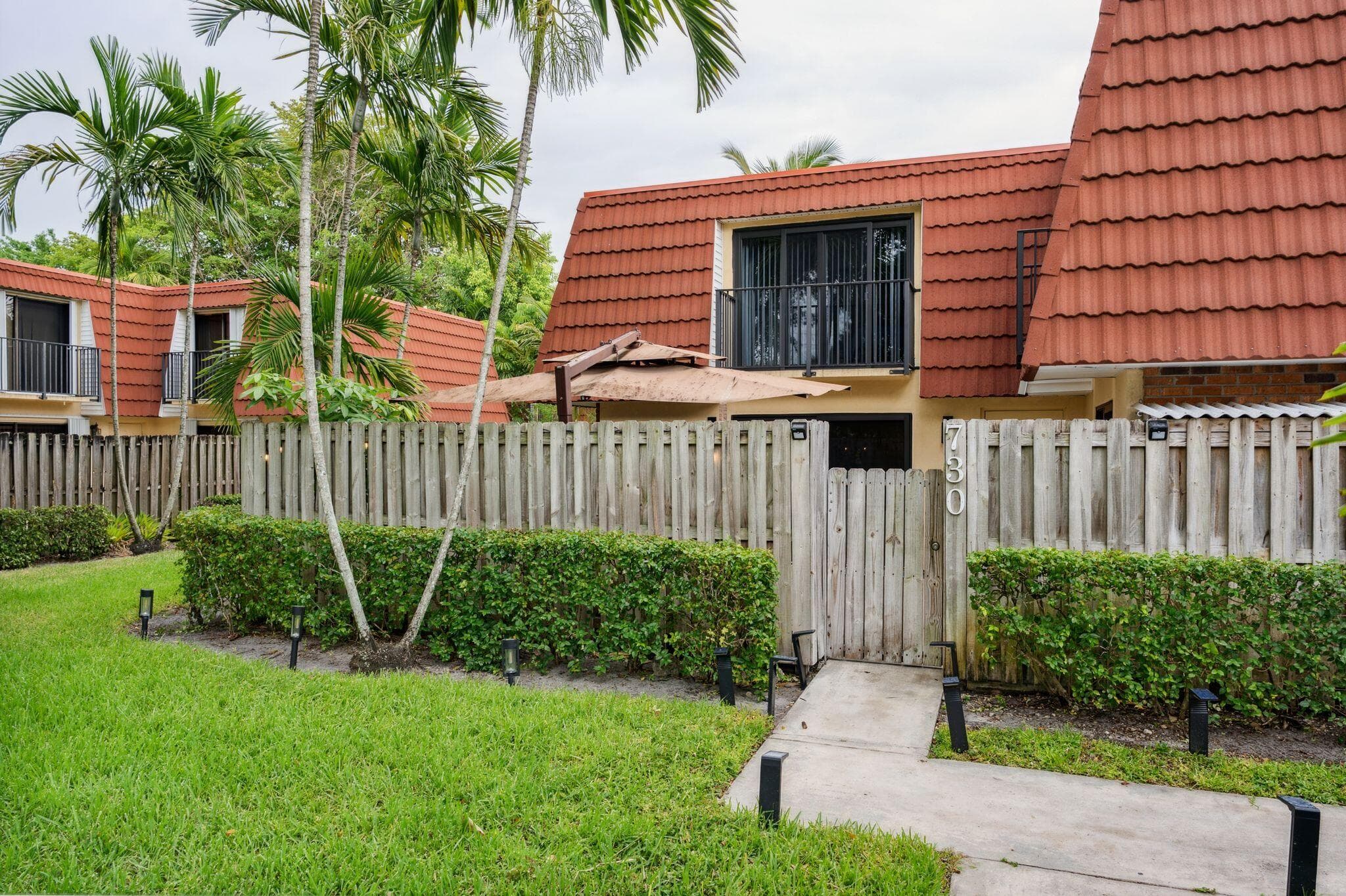 730 NW 99th Circle, Plantation, FL 33324 — photo 3 of 45