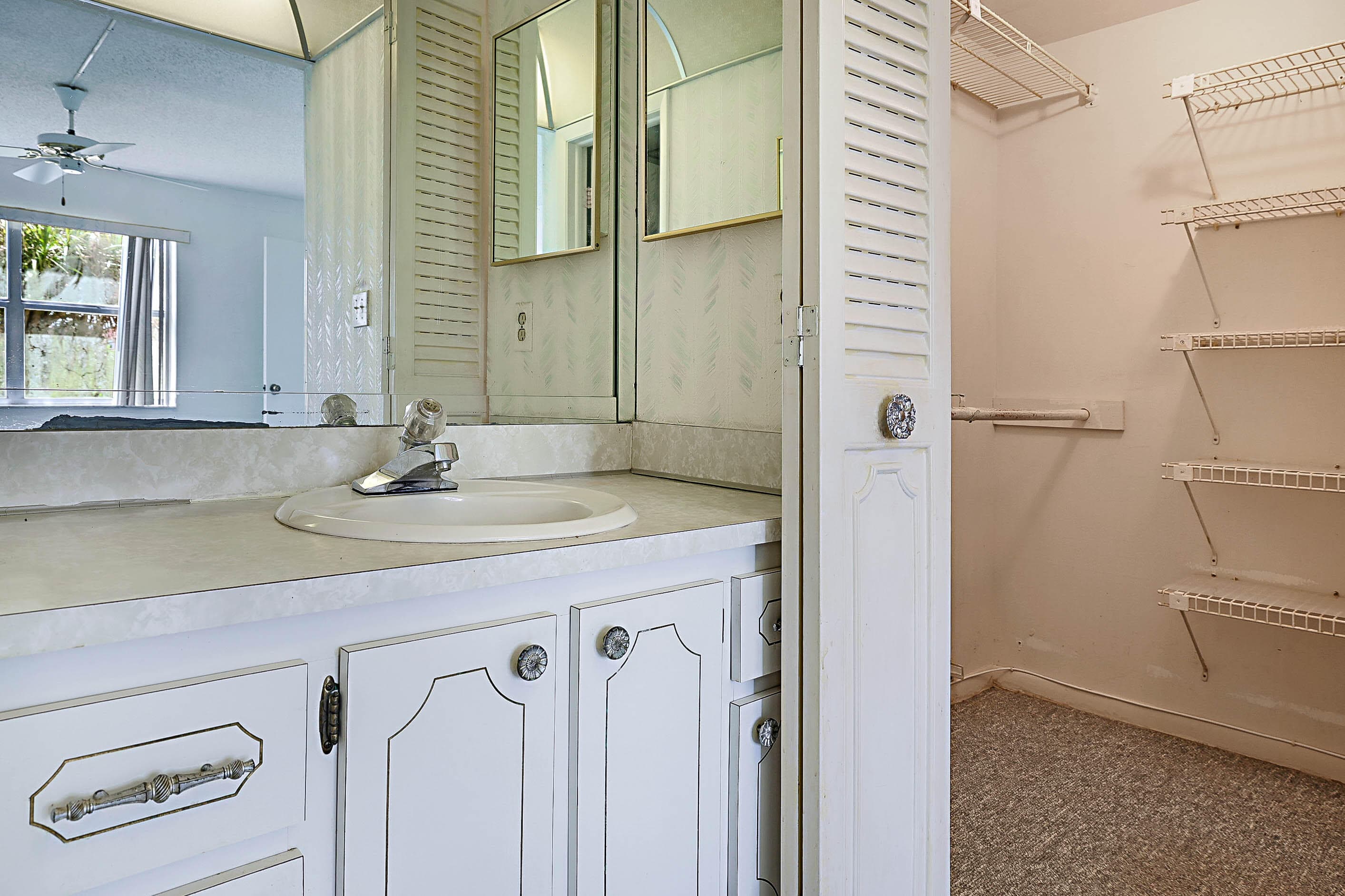 9201 Sunrise Lakes Boulevard 107, Sunrise, FL 33322 — photo 16 of 28