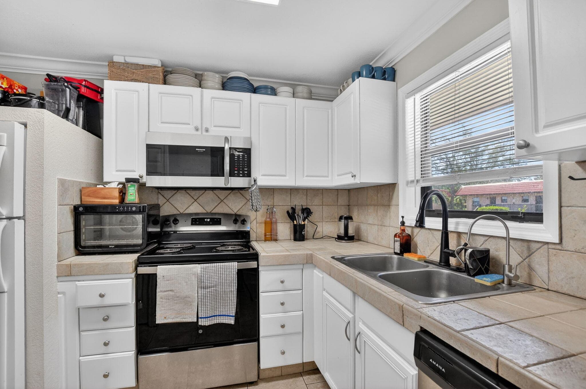 21895 Lake Forest Circle 201, Boca Raton, FL 33433 — photo 5 of 19