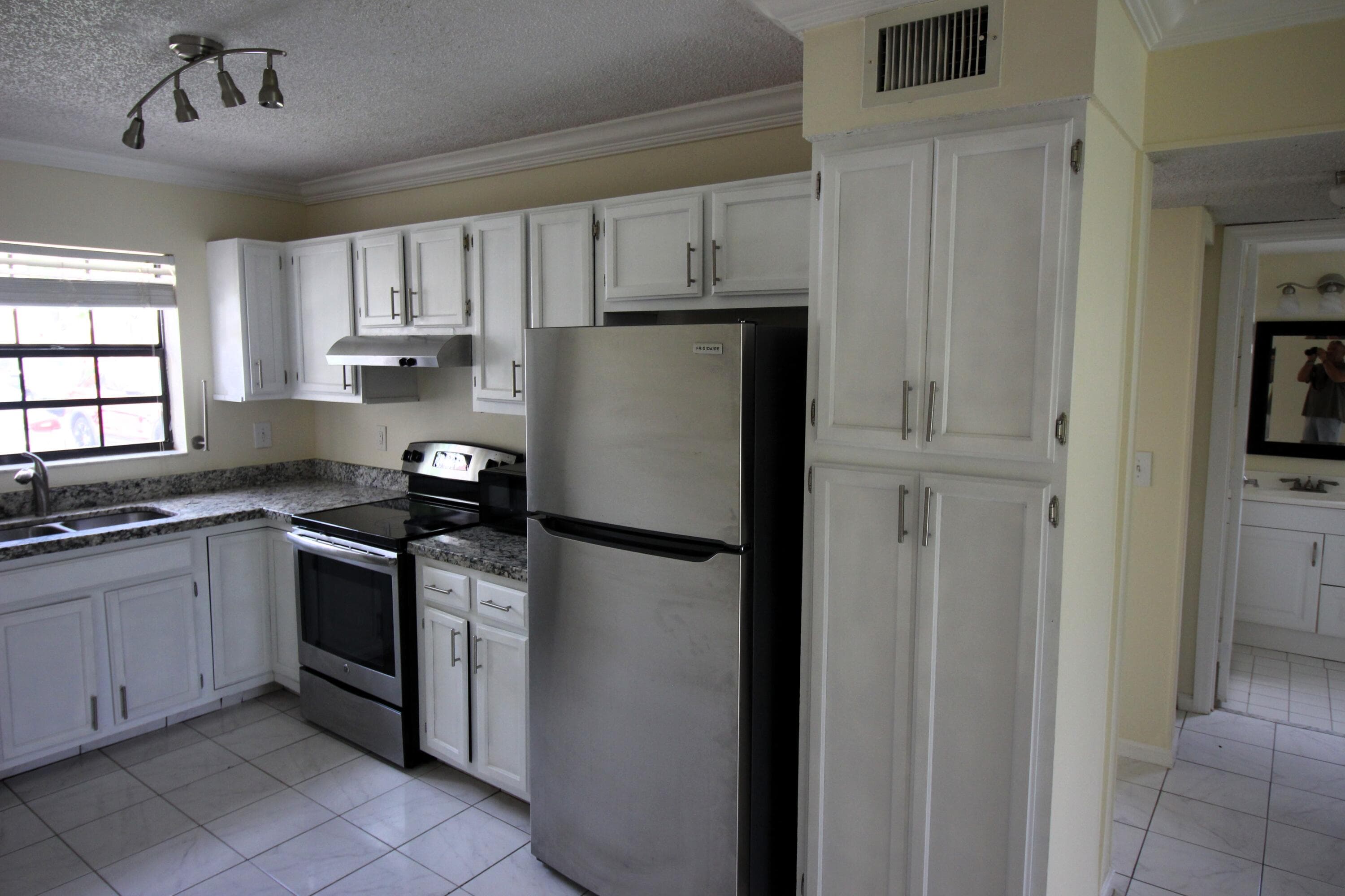 320 Norwood Terrace 113, Boca Raton, FL 33431 — photo 8 of 43