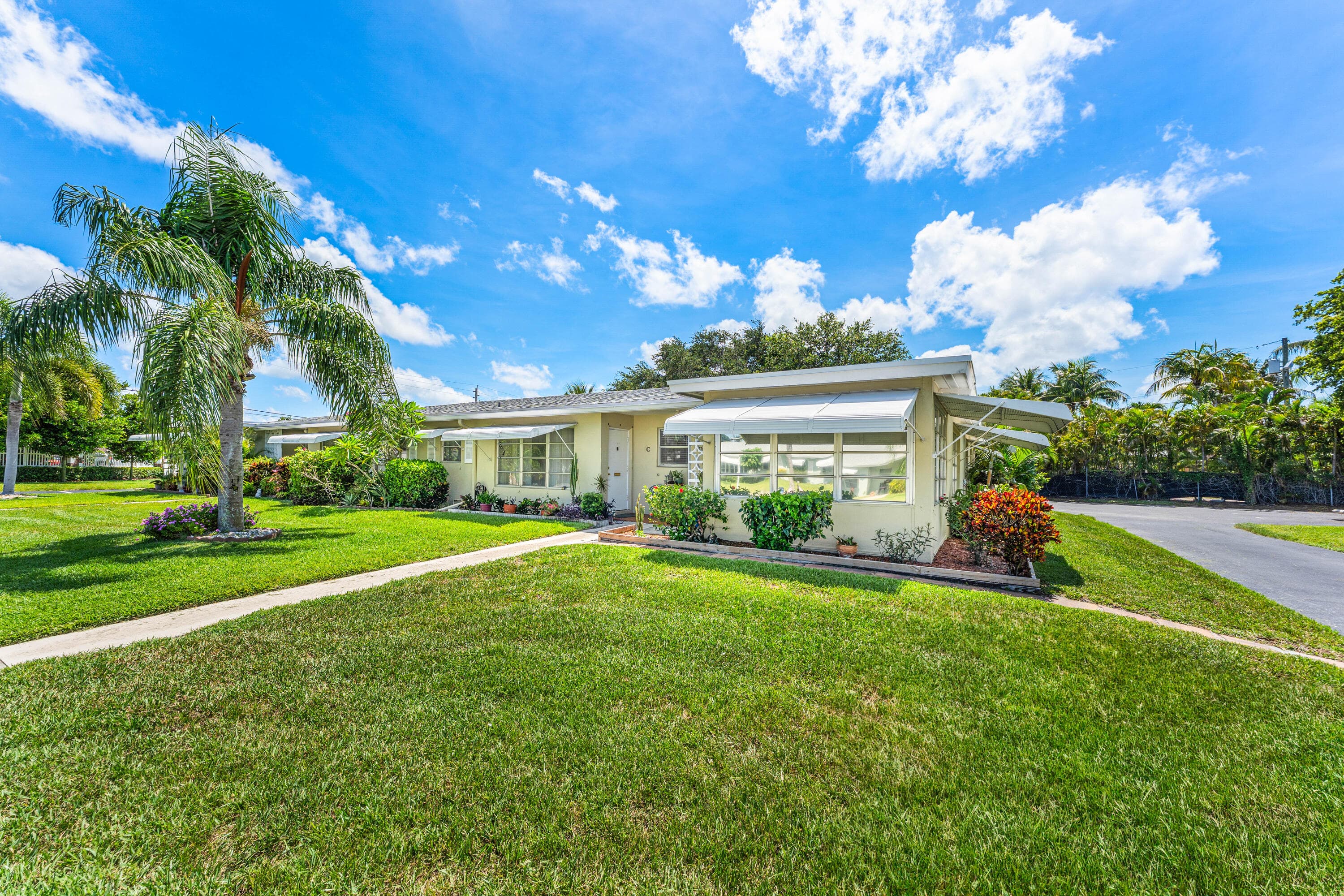 112 High Point Boulevard D, Delray Beach, FL 33445 — photo 3 of 34