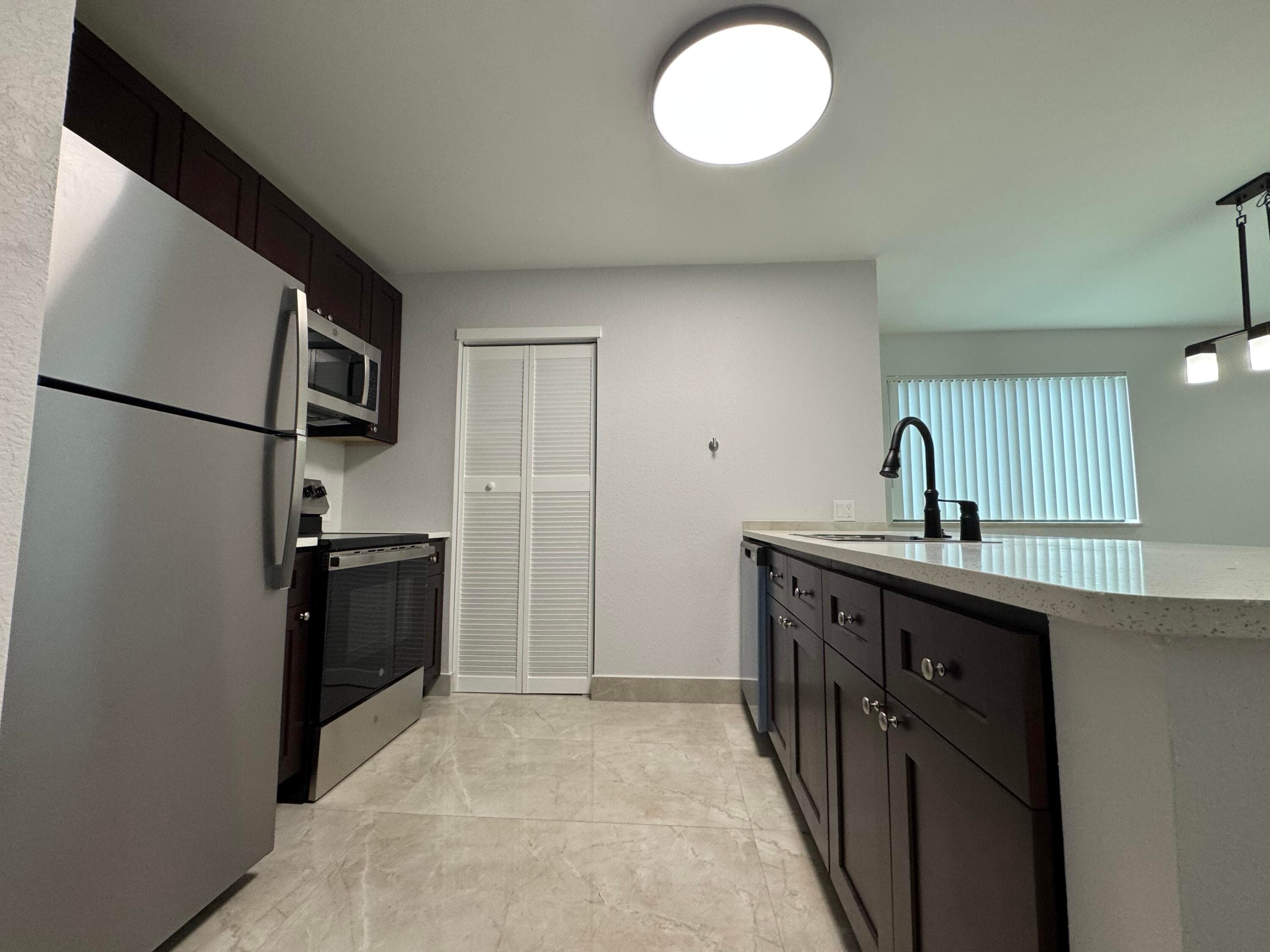 400 NE 30th Street 2, Pompano Beach, FL 33064 — photo 17 of 22