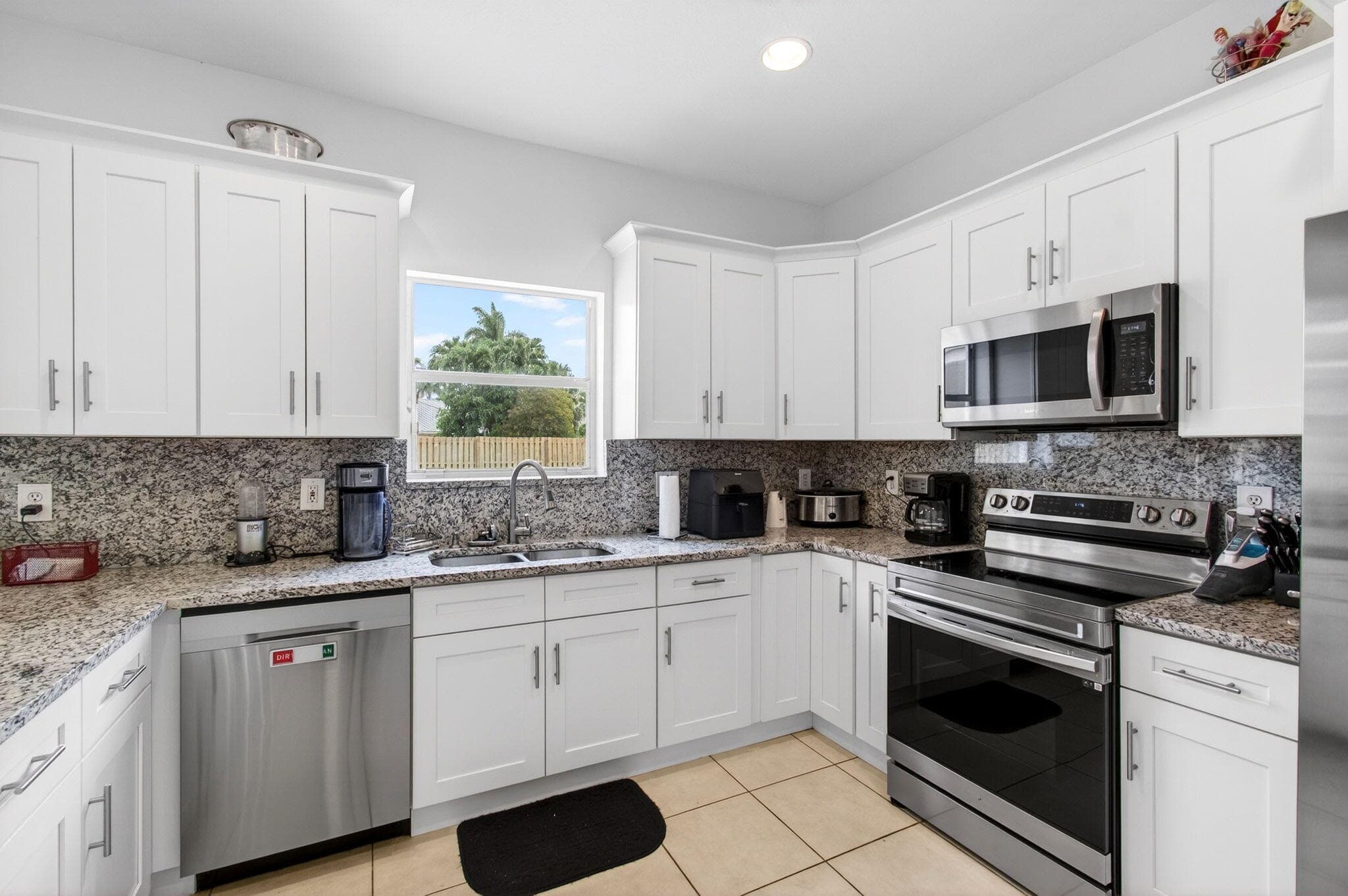 6305 Blue Bay Circle, Lake Worth, FL 33467 — photo 12 of 118