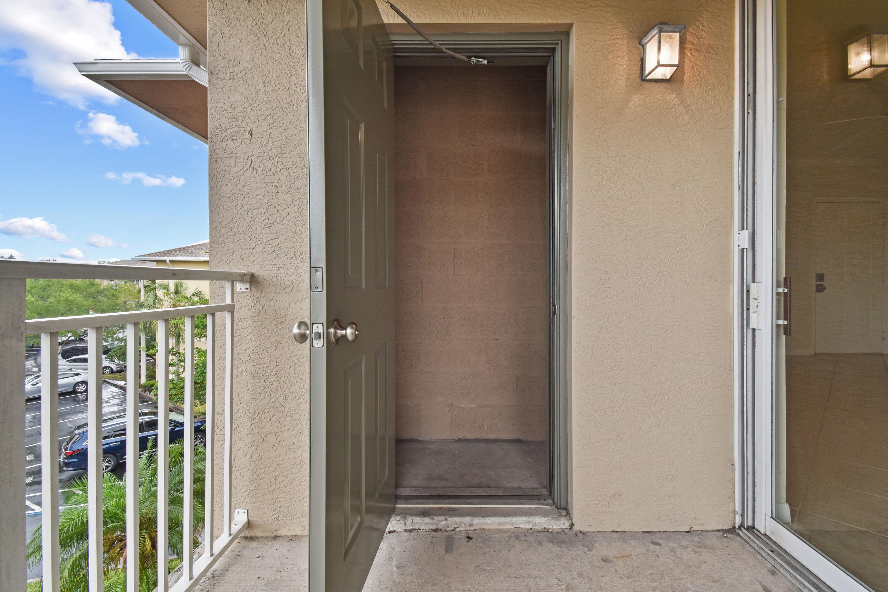 6556 Emerald Dunes Drive 302, West Palm Beach, FL 33411 — photo 19 of 32