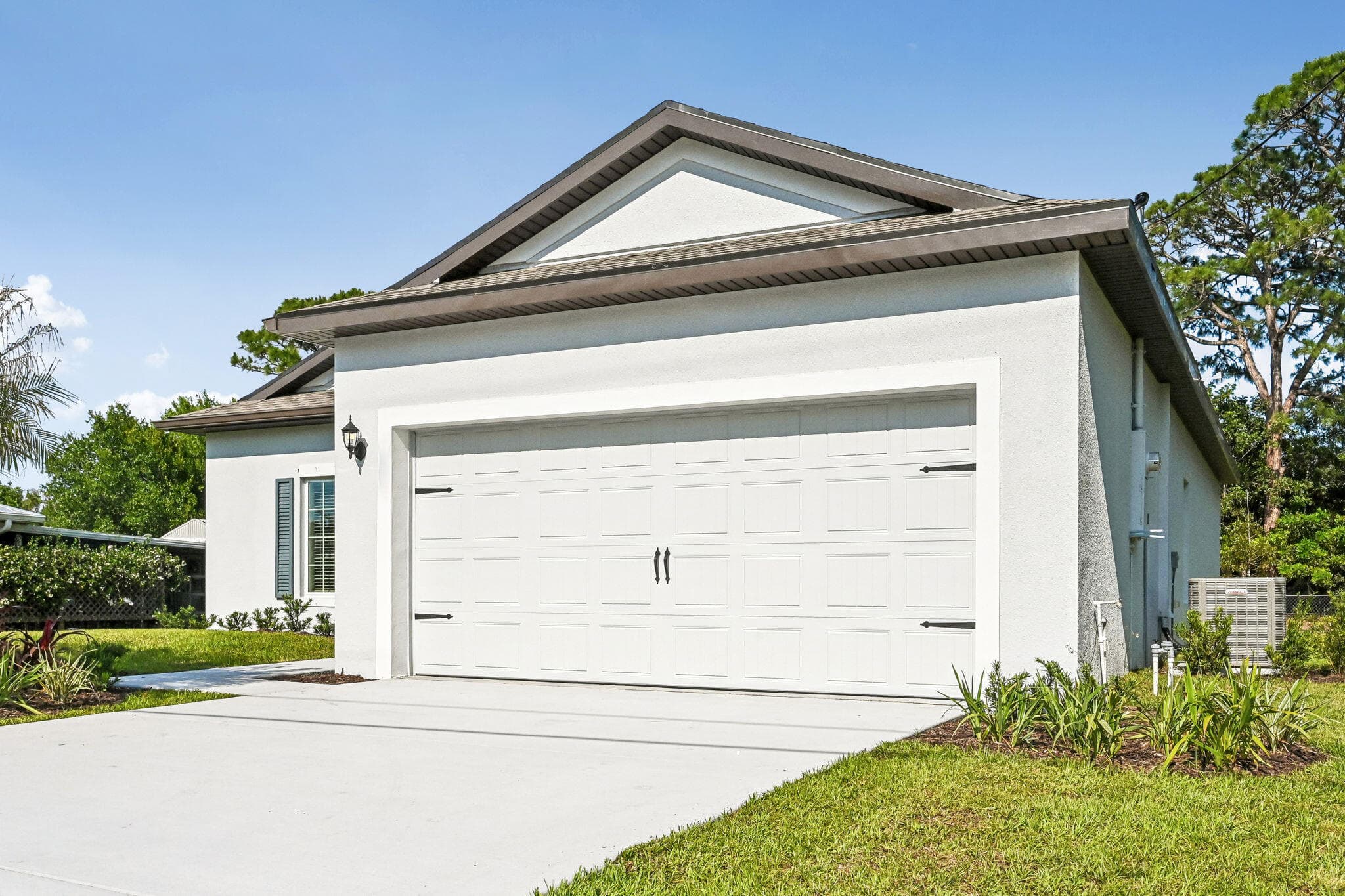 5204 Palm Drive, Fort Pierce, FL 34982 — photo 2 of 33