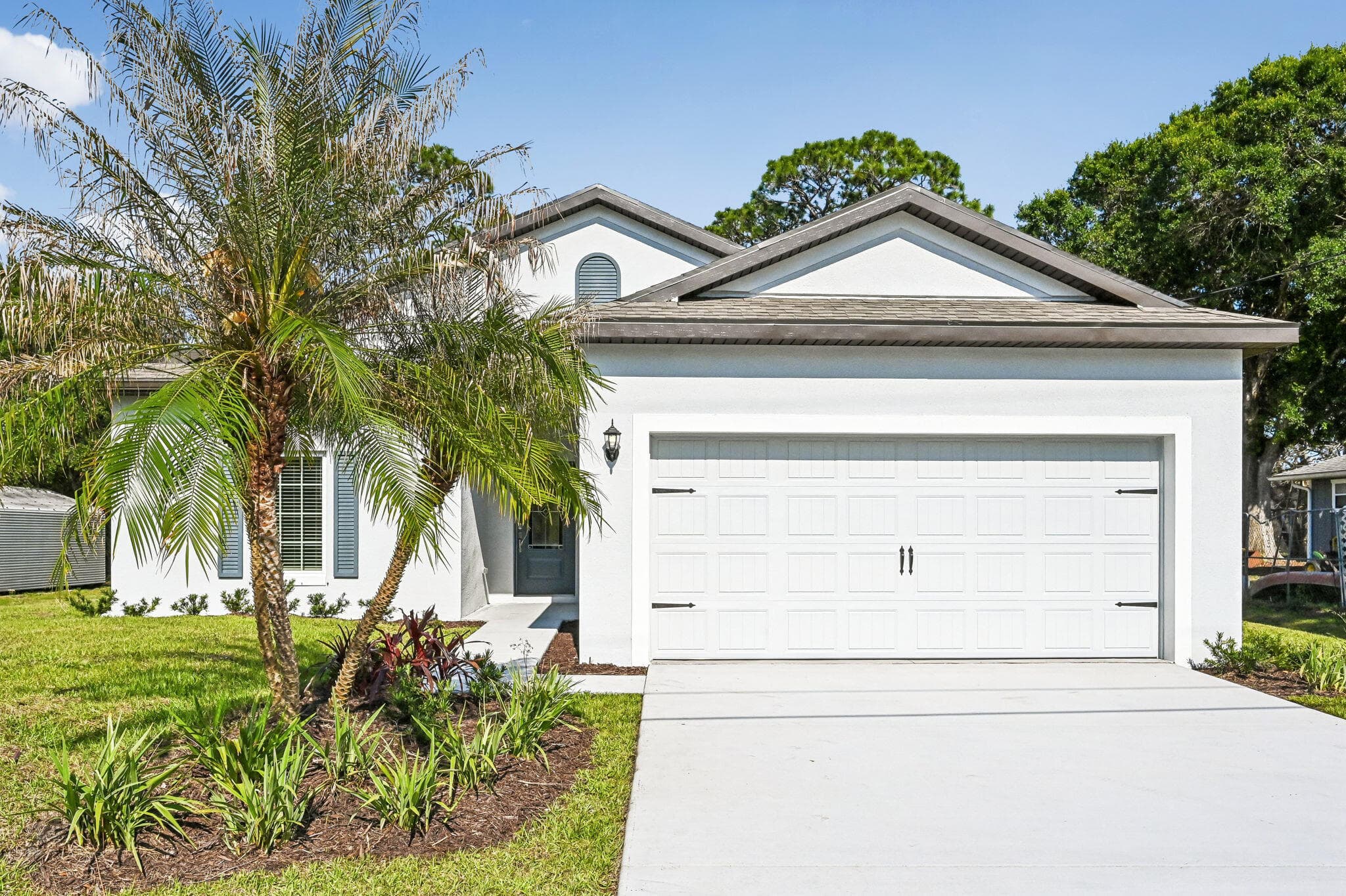 5204 Palm Drive, Fort Pierce, FL 34982 — photo 1 of 33