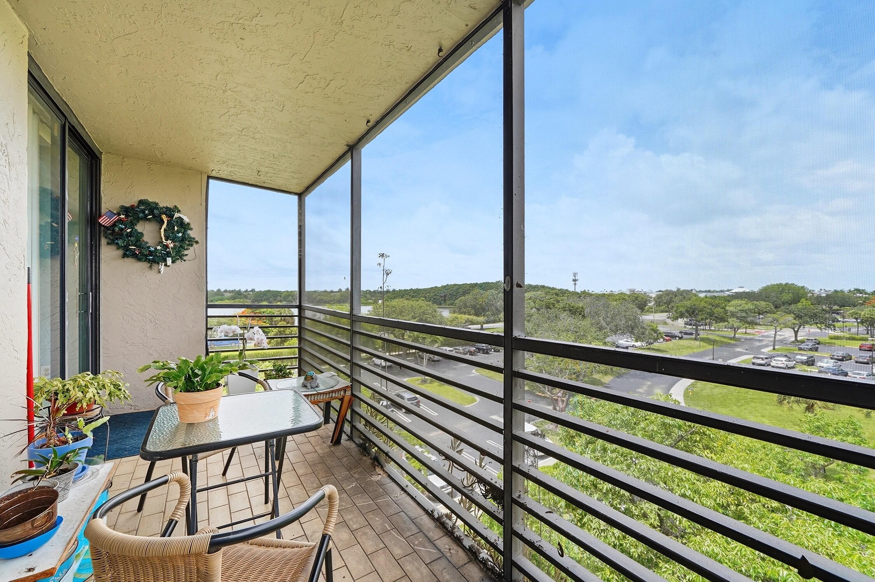901 Colony Point Circle 523, Pembroke Pines, FL 33026 — photo 13 of 45