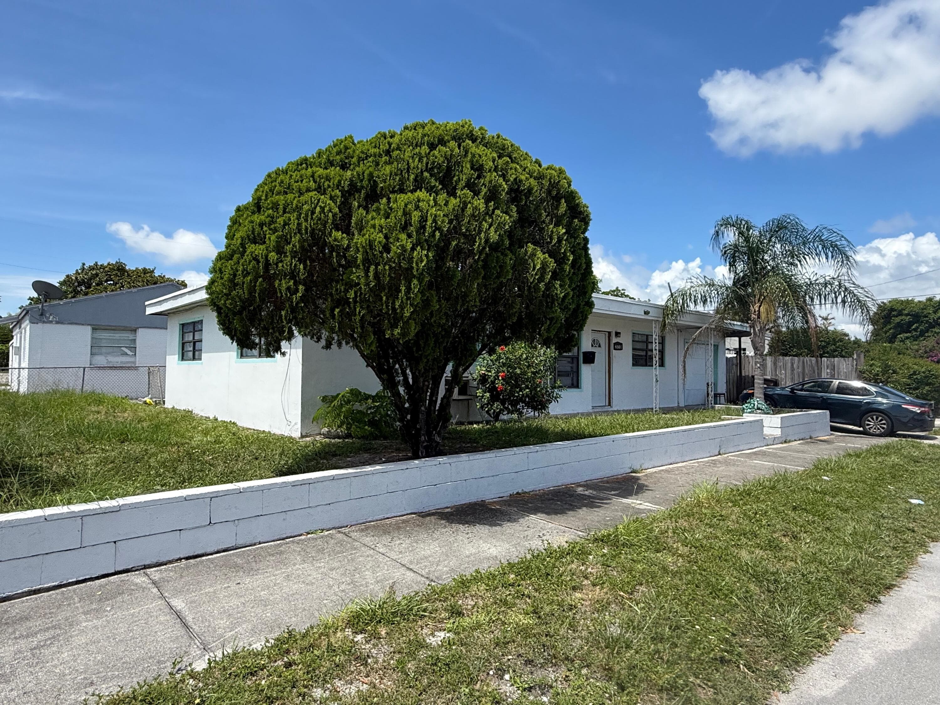 4801 Parker Avenue, West Palm Beach, FL 33405 — photo 3 of 9