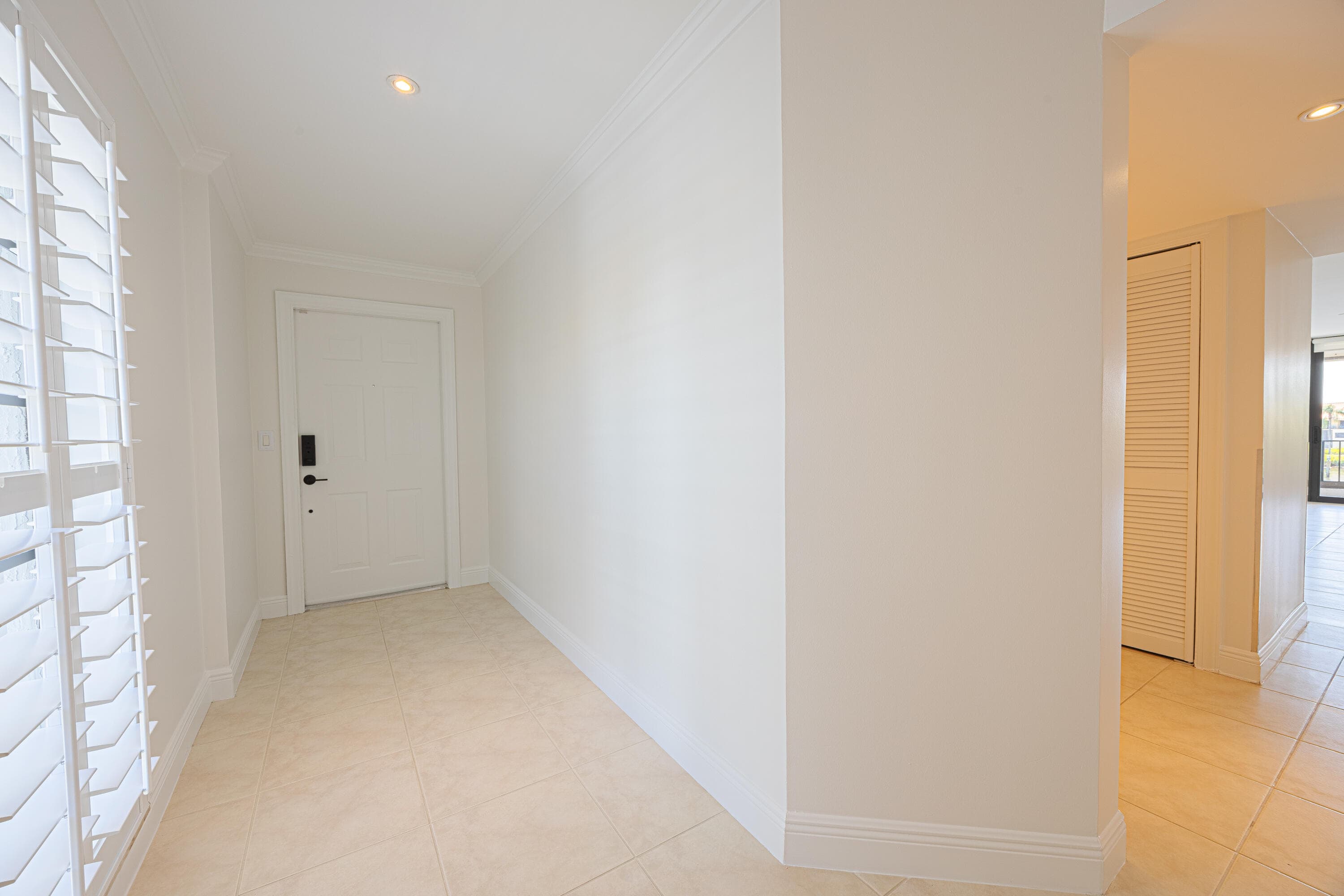 801 Palm Trail 9, Delray Beach, FL 33483 — photo 4 of 36
