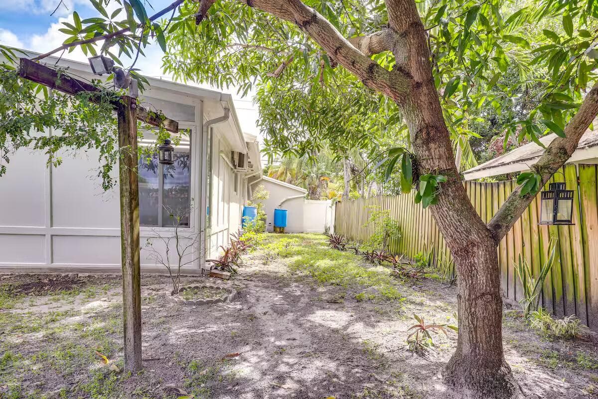 124 SW 2nd Street, Hallandale Beach, FL 33009 — photo 30 of 30