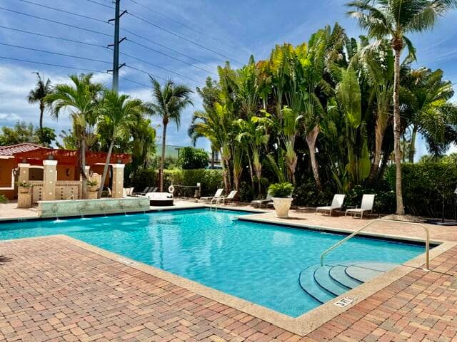 616 Clearwater Park Road 713, West Palm Beach, FL 33401 — photo 6 of 16