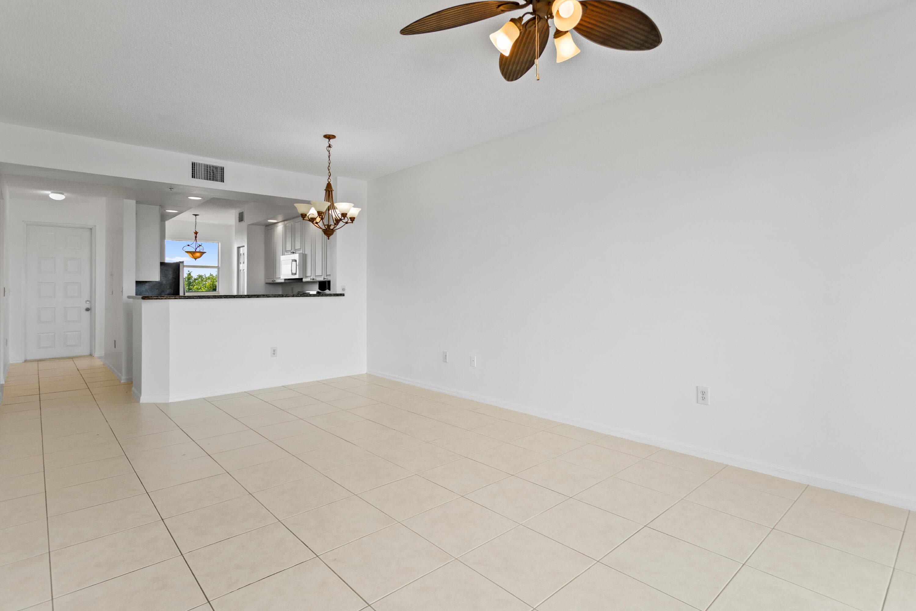 27 Royal Palm Way 503, Boca Raton, FL 33432 — photo 3 of 37