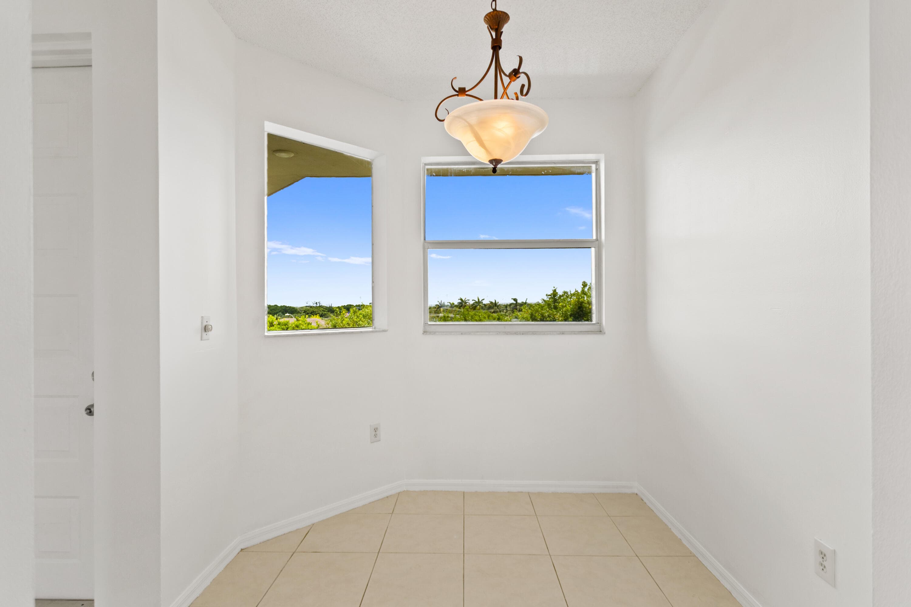 27 Royal Palm Way 503, Boca Raton, FL 33432 — photo 14 of 37