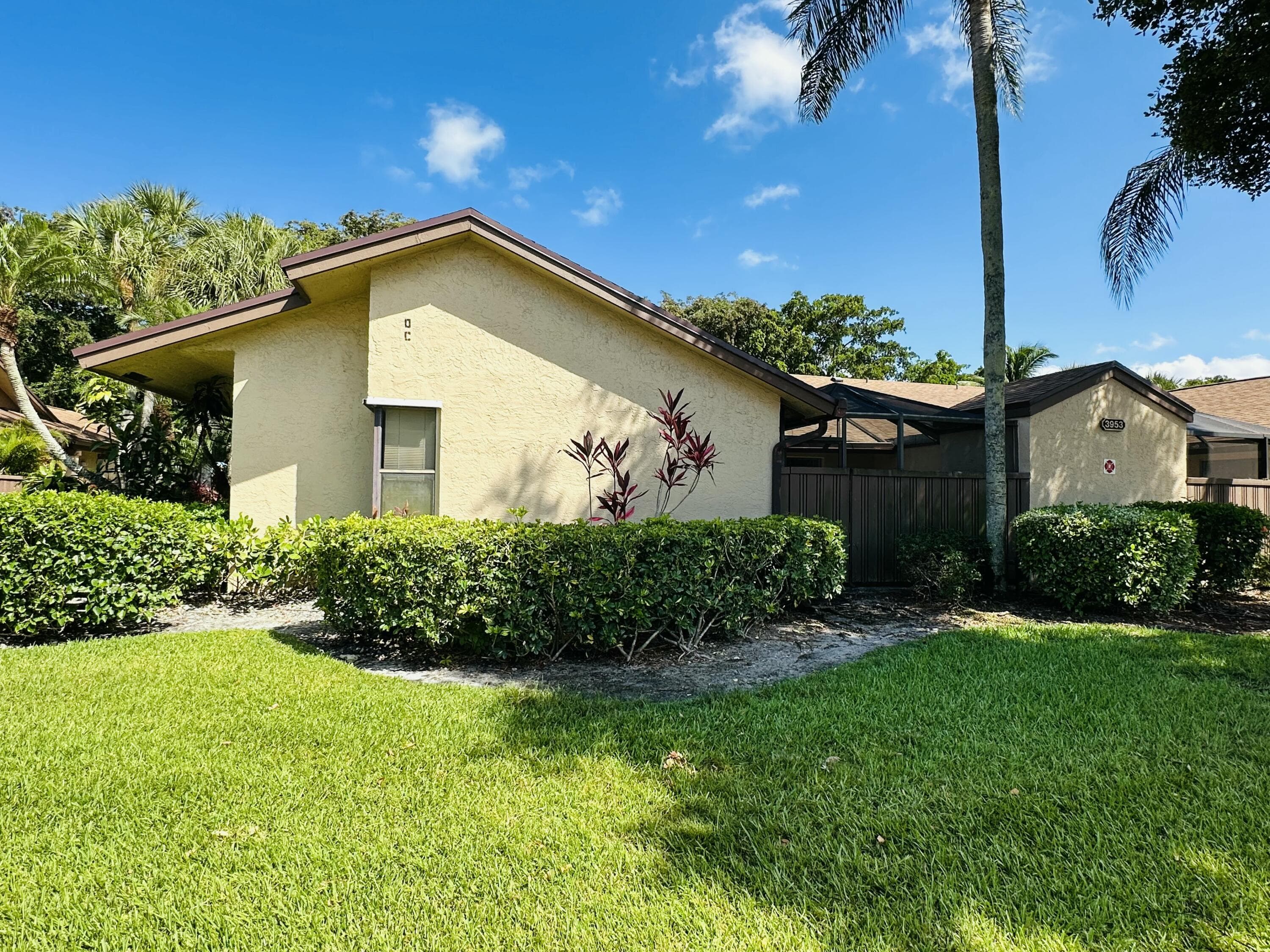 3953 Cocoplum Circle 3611, Coconut Creek, FL 33063 — photo 1 of 25